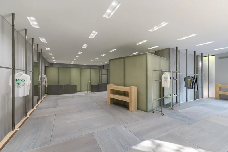 오사카 NU차야마치 플러스에 오픈한 마르디 메크르디 상설매장