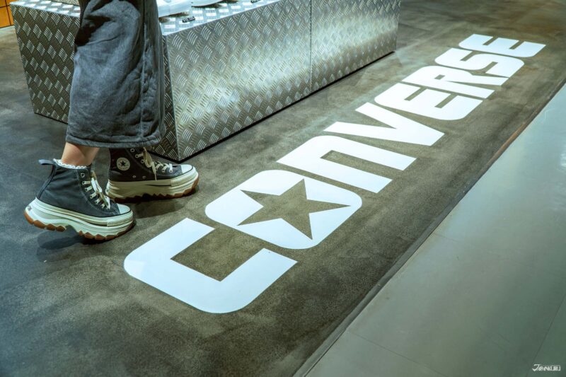 ぜひCONVERSEの新店舗に足を運んでみて