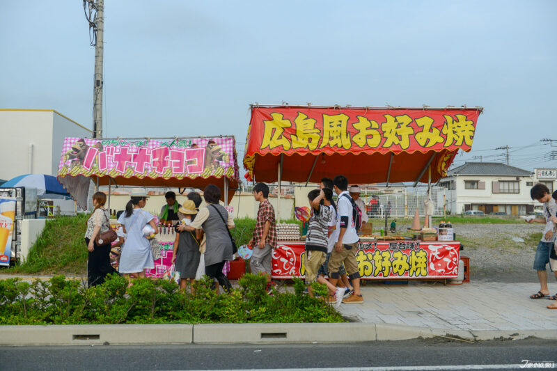 แผงลอยในเทศกาลดอกไม้ไฟ