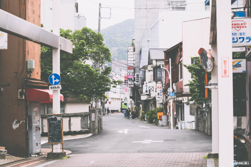 熱海銀座商店街旁街景