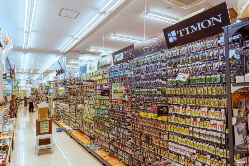 루어 코너 진열 모습, 다양한 루어 제품