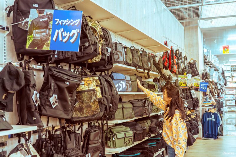 모자, 장갑 등 낚시 액세서리 코너