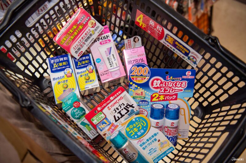 일본 드럭스토어에서 판매 중인 다양한 생활용품
